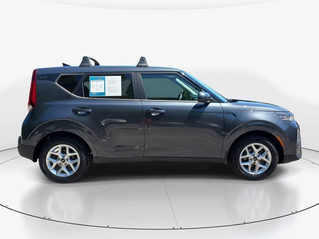 Used 2022 Kia Soul LX w/ Technology Package FWD image 5