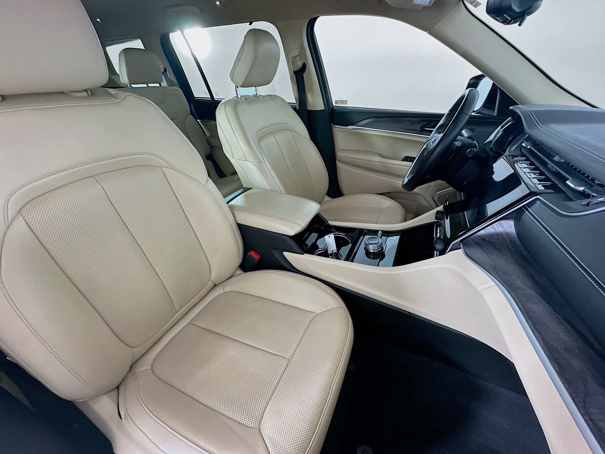 Used 2021 Jeep Grand Cherokee L Limited w/ Luxury Tech Group II image 33