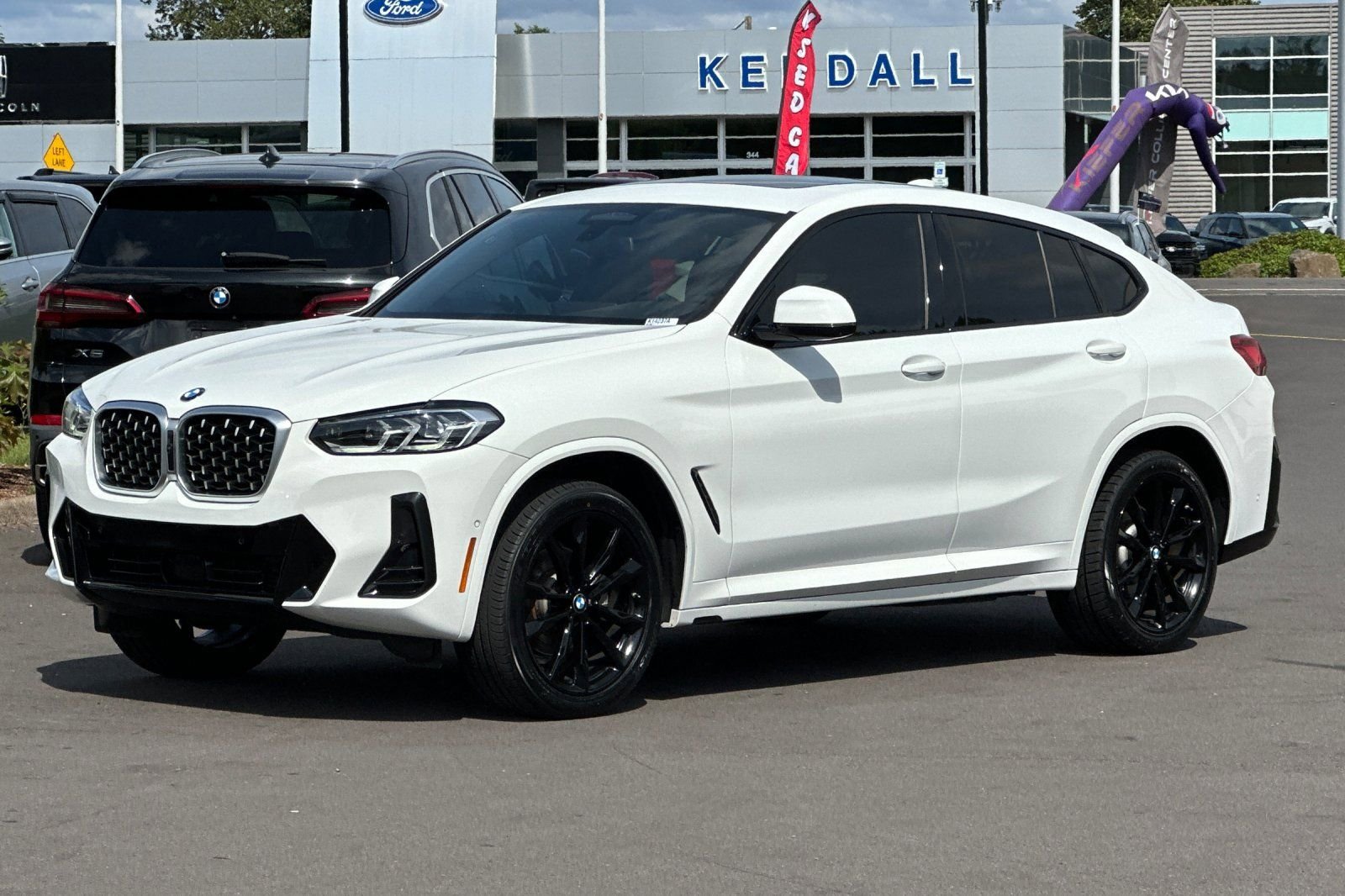 Used 2025 BMW X4 xDrive30i w/ Premium Package AWD/4WD image 8