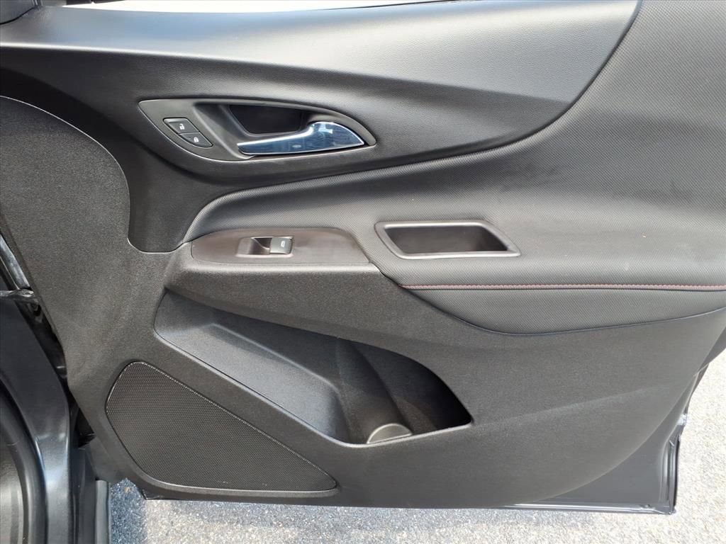 Used 2022 Chevrolet Equinox RS FWD image 24