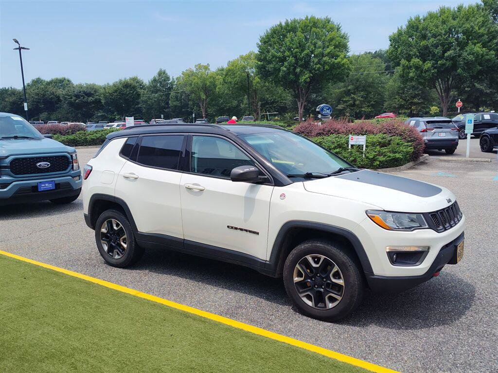 Used 2018 Jeep Compass Trailhawk w/ Leather Interior Group AWD/4WD image 2