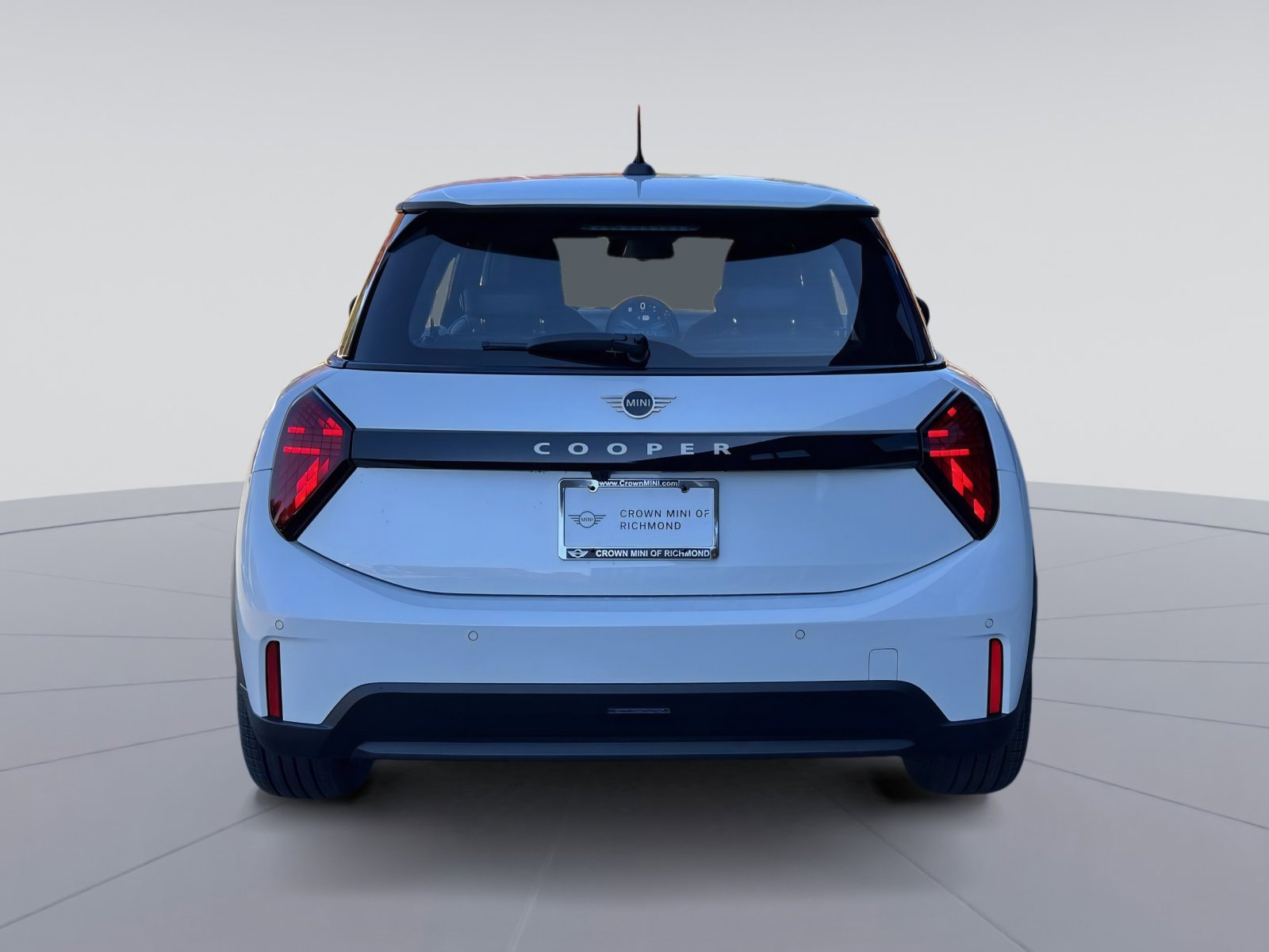 New 2025 MINI Cooper 2-Door Hardtop FWD image 4