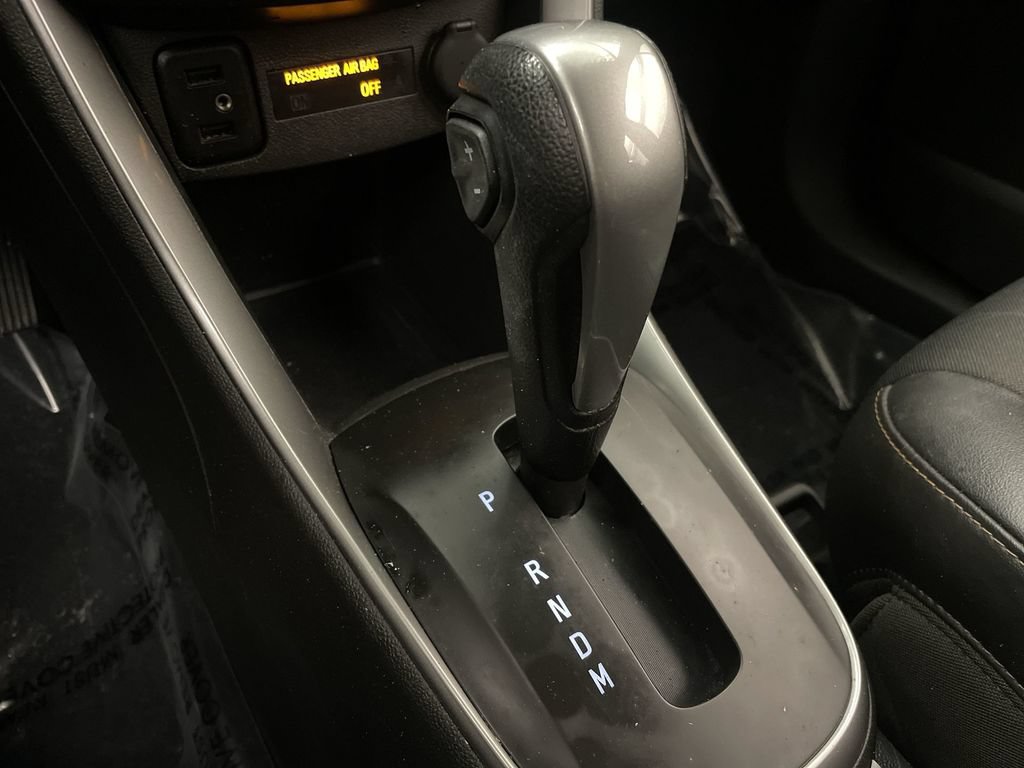 Used 2019 Chevrolet Trax LT w/ LT Convenience Package AWD/4WD image 9