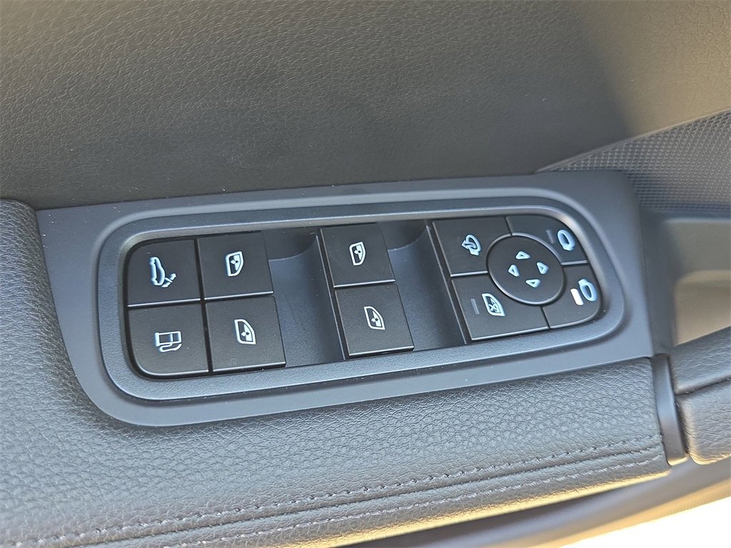 New 2026 Porsche Cayenne E-Hybrid Coupe image 25