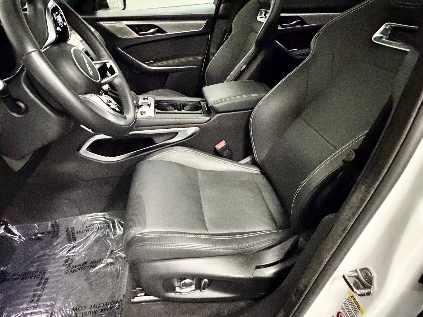 Used 2024 Jaguar F-PACE R-Dynamic S image 22