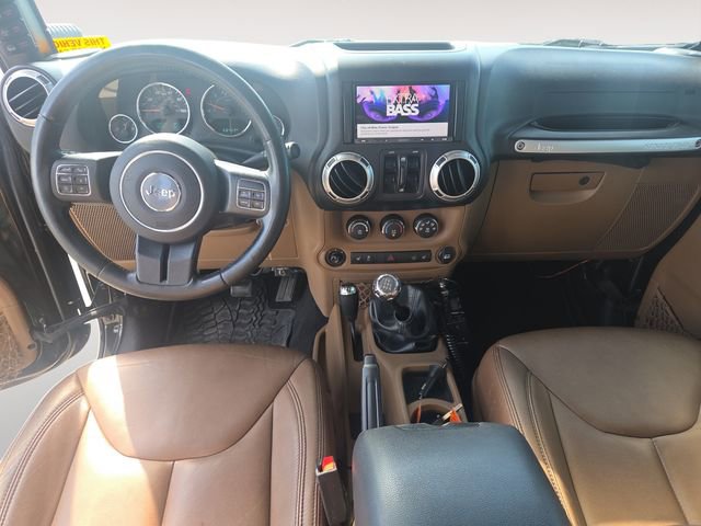 Used 2017 Jeep Wrangler Unlimited Rubicon w/ Cold Weather Group image 10