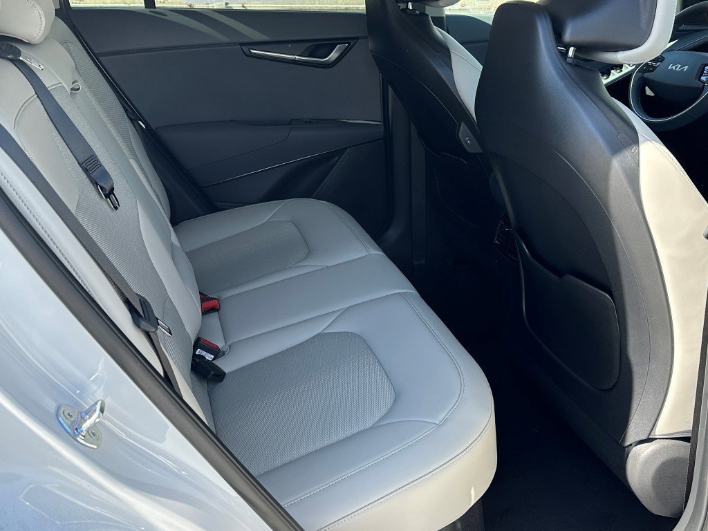 New 2025 Kia Niro EX image 12