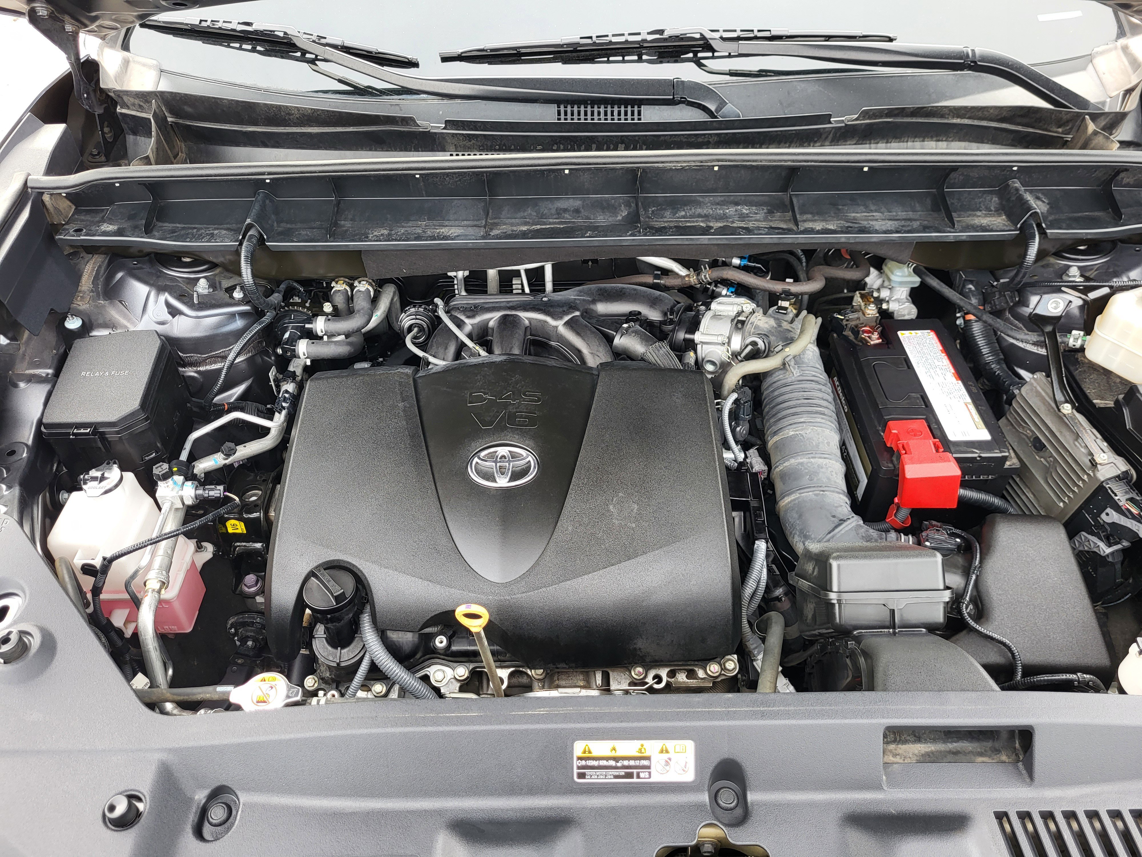 Used 2020 Toyota Highlander XLE image 24