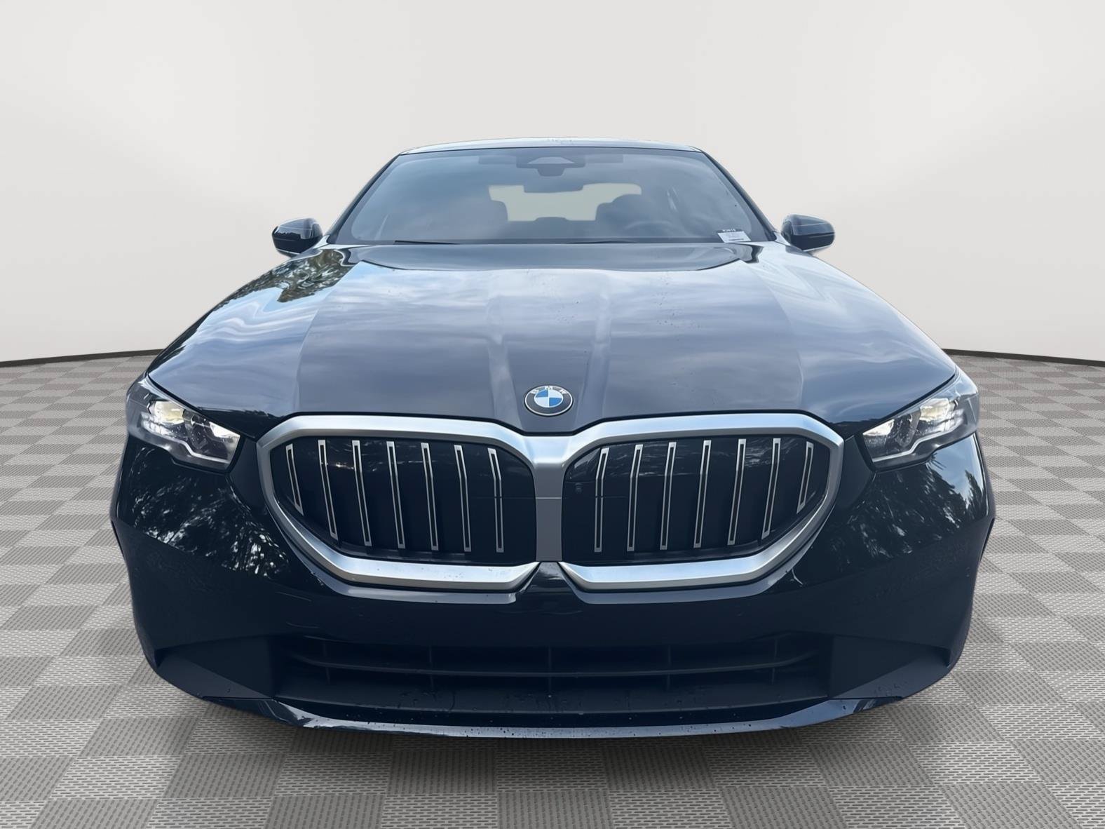 Used 2024 BMW 530i w/ Premium Package RWD image 3