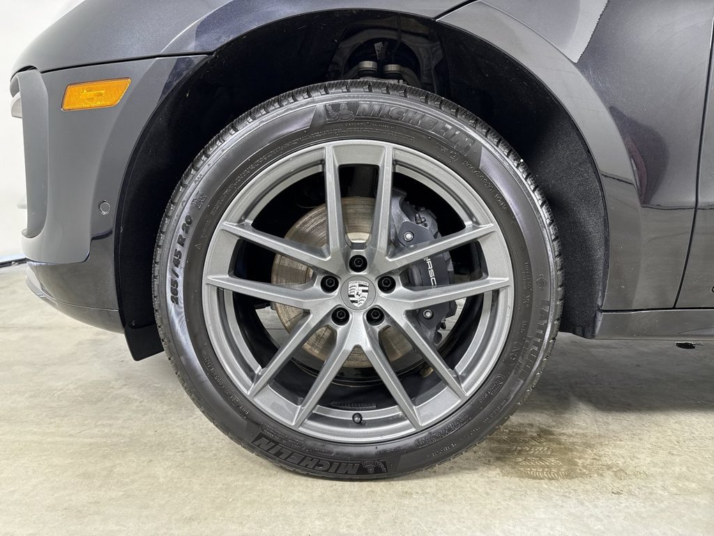 Certified 2026 Porsche Macan Turbo AWD/4WD image 13