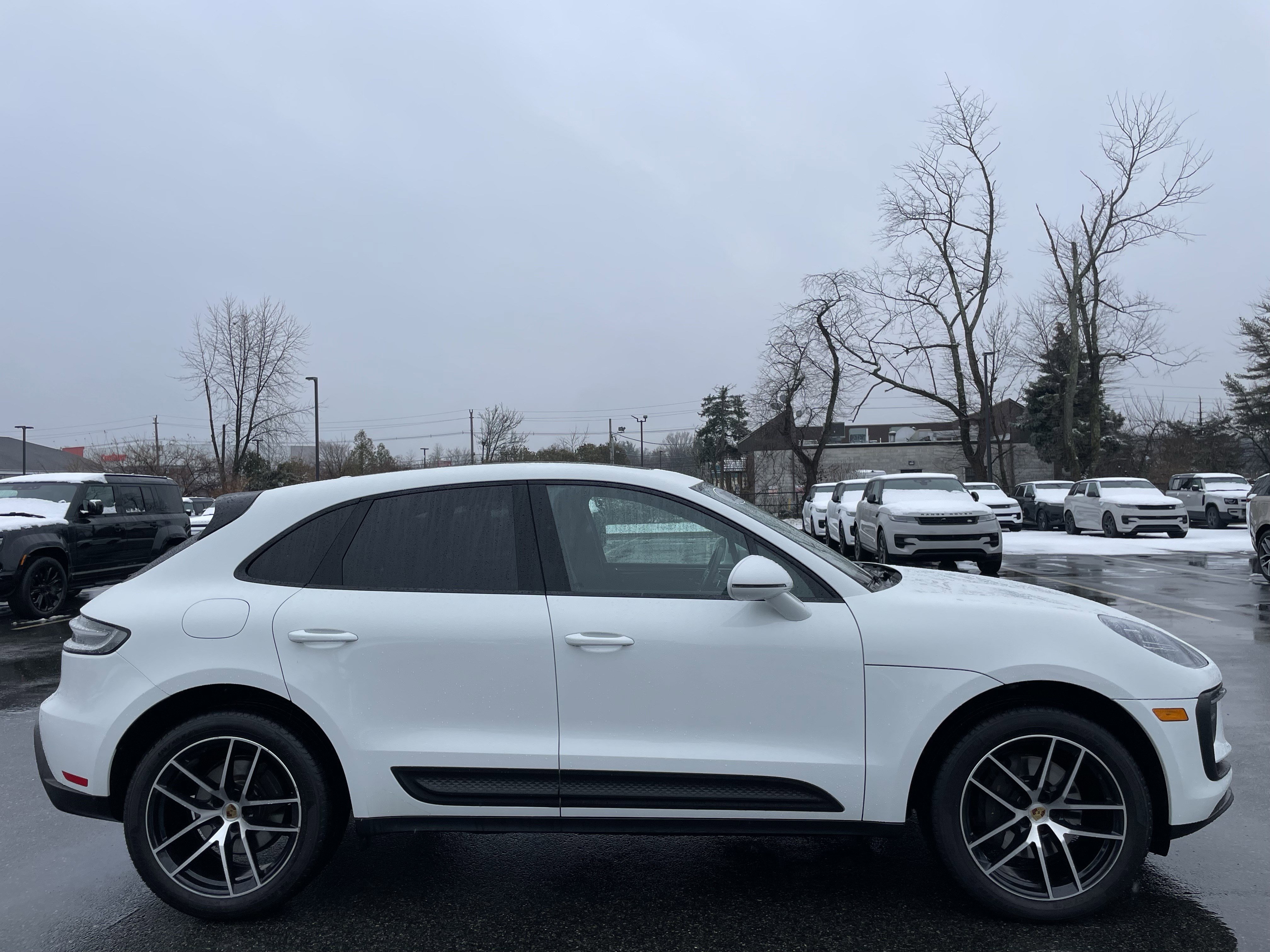 Used 2022 Porsche Macan image 4