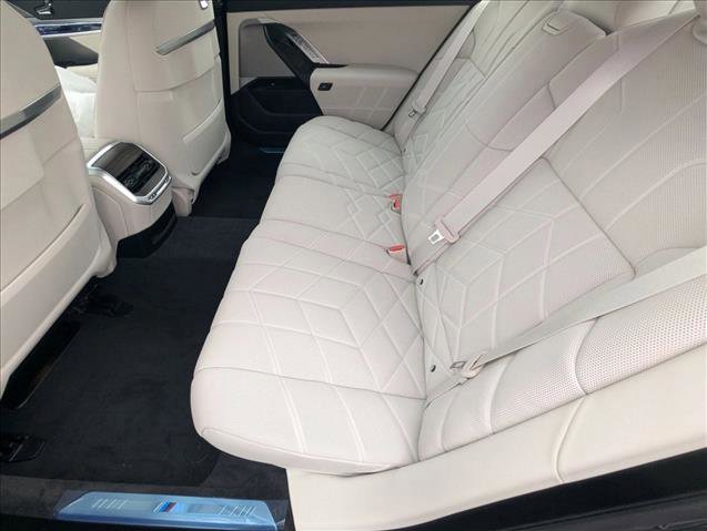 New 2026 BMW 750e xDrive w/ Luxury Rear Seating Package image 15