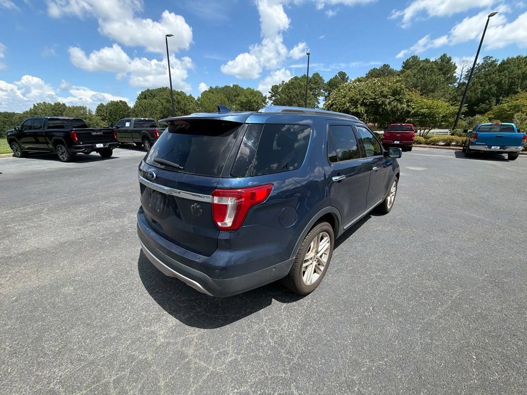 Used 2017 Ford Explorer Limited w/ Equipment Group 301A FWD image 3