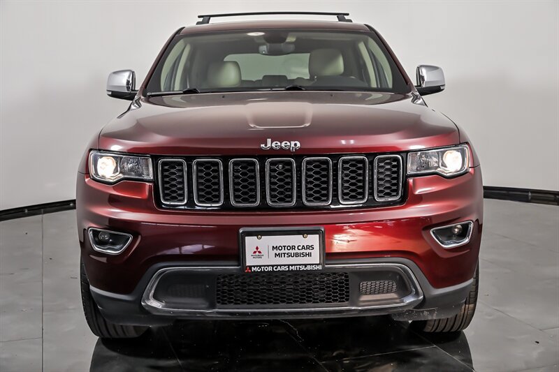 Used 2018 Jeep Grand Cherokee Limited w/ Trailer Tow Group IV AWD/4WD image 4