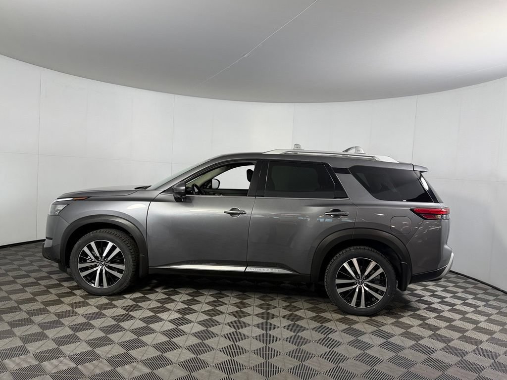 Used 2025 Nissan Pathfinder Platinum w/ Cargo Package AWD/4WD image 9
