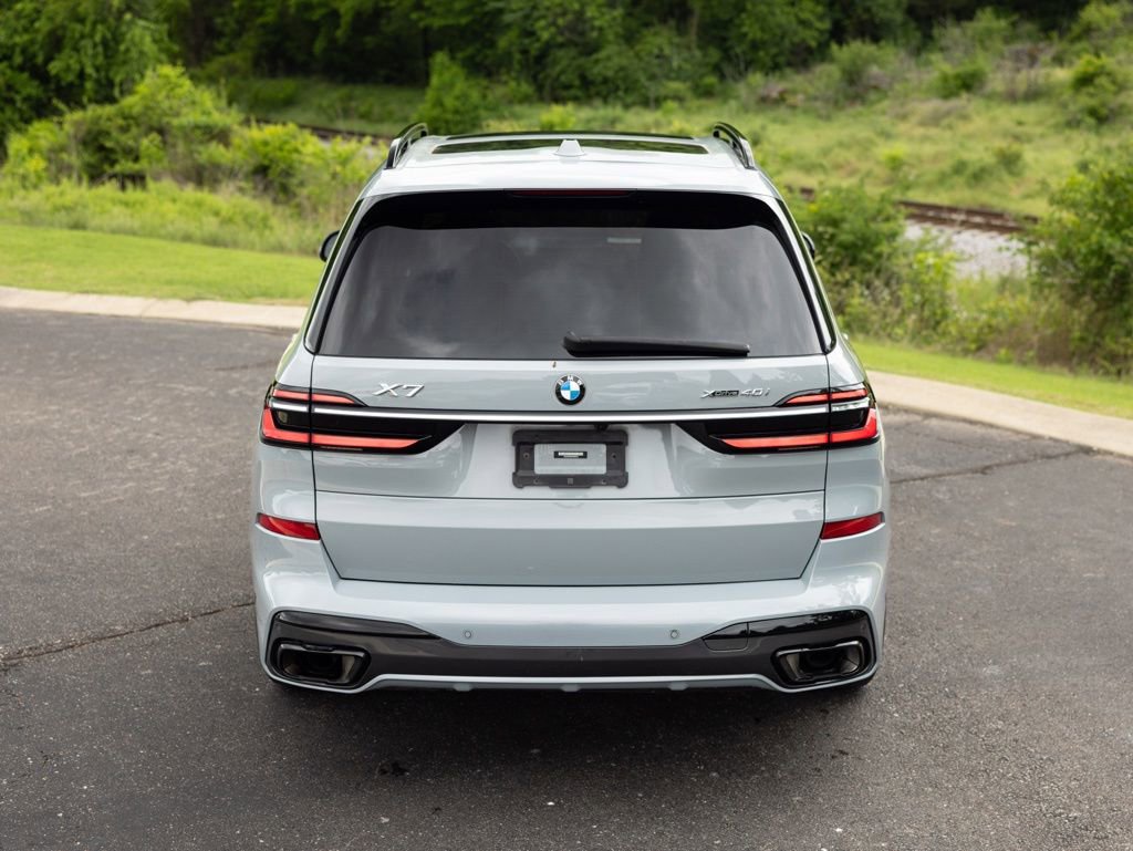 Used 2023 BMW X7 xDrive40i w/ M Sport Package AWD/4WD image 6