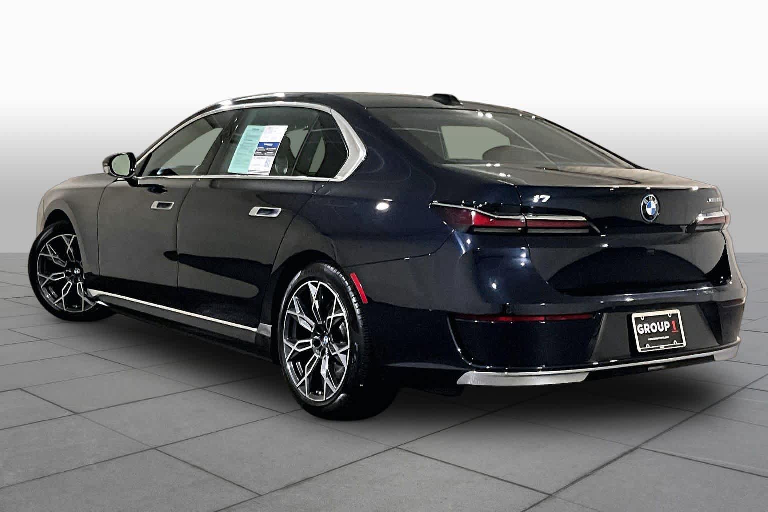 Used 2024 BMW i7 xDrive60 AWD/4WD image 11
