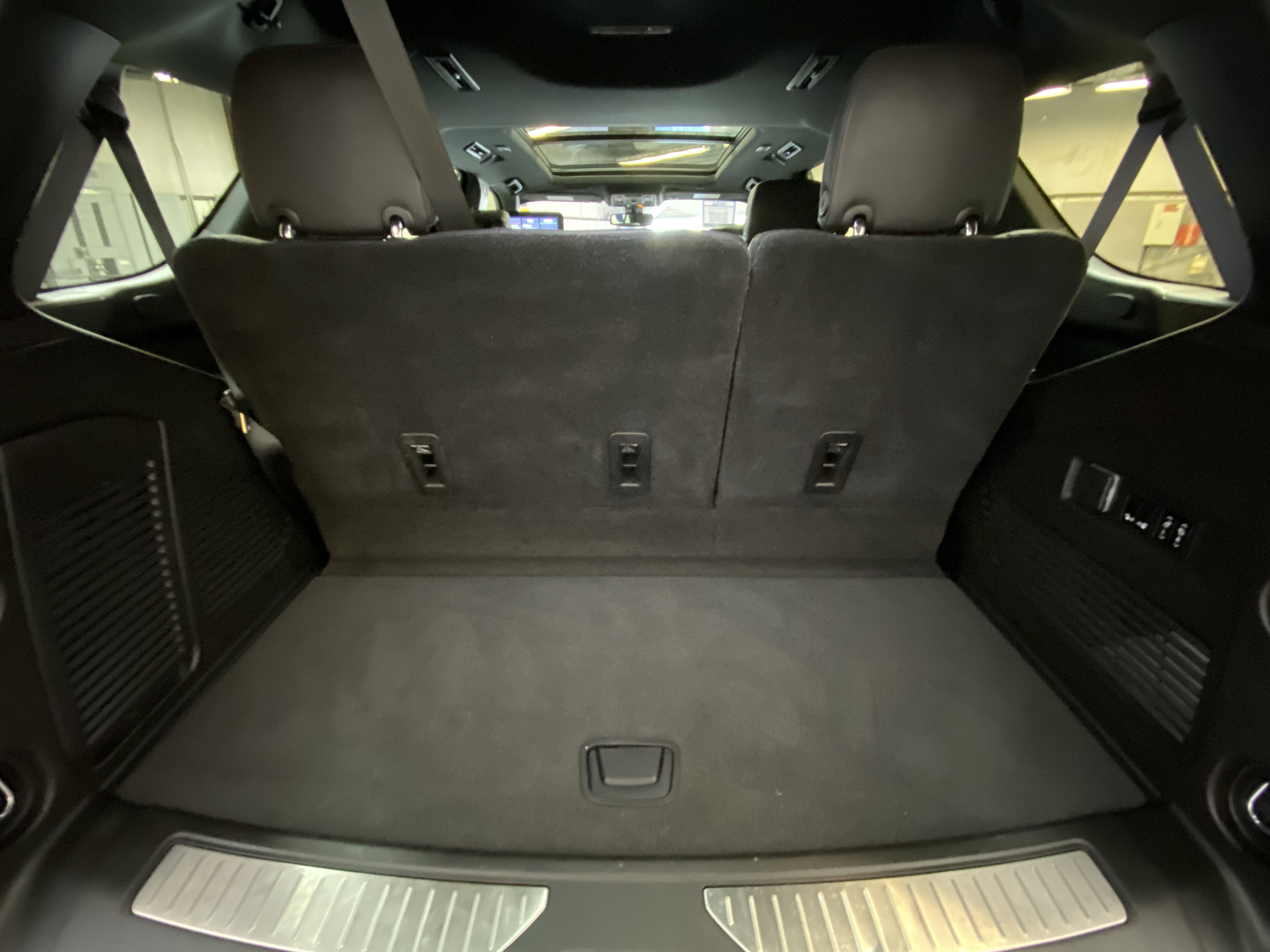 Used 2021 Chevrolet Tahoe Z71 w/ Luxury Package image 32