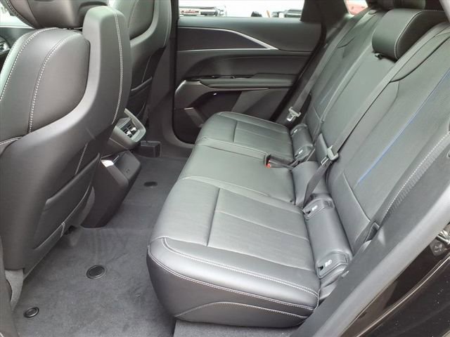 New 2026 Cadillac Lyriq Sport w/ LPO, Floor Liner Package AWD/4WD image 7