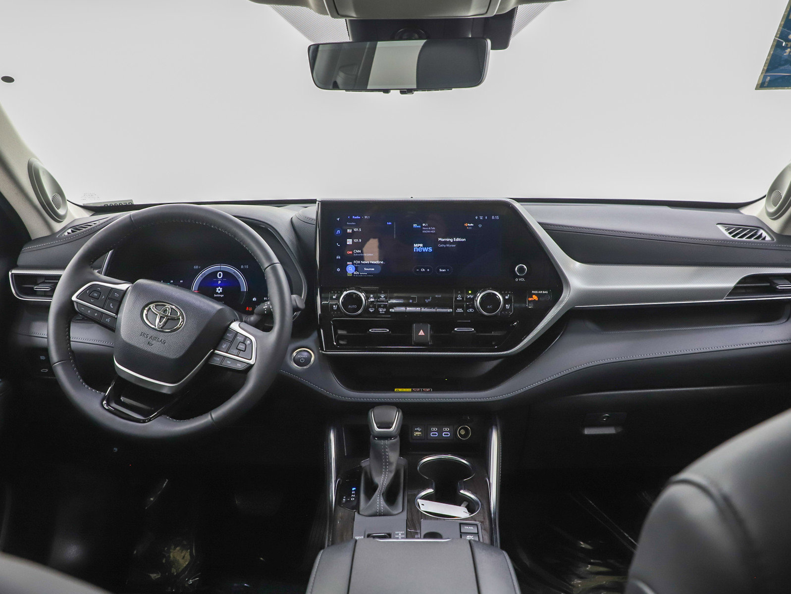 Used 2025 Toyota Highlander Platinum image 15