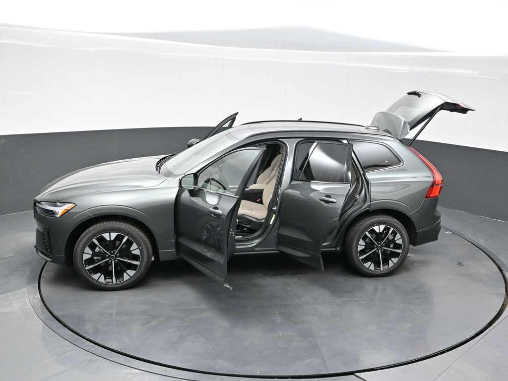 New 2026 Volvo XC60 B5 Plus w/ Climate Package AWD/4WD image 39