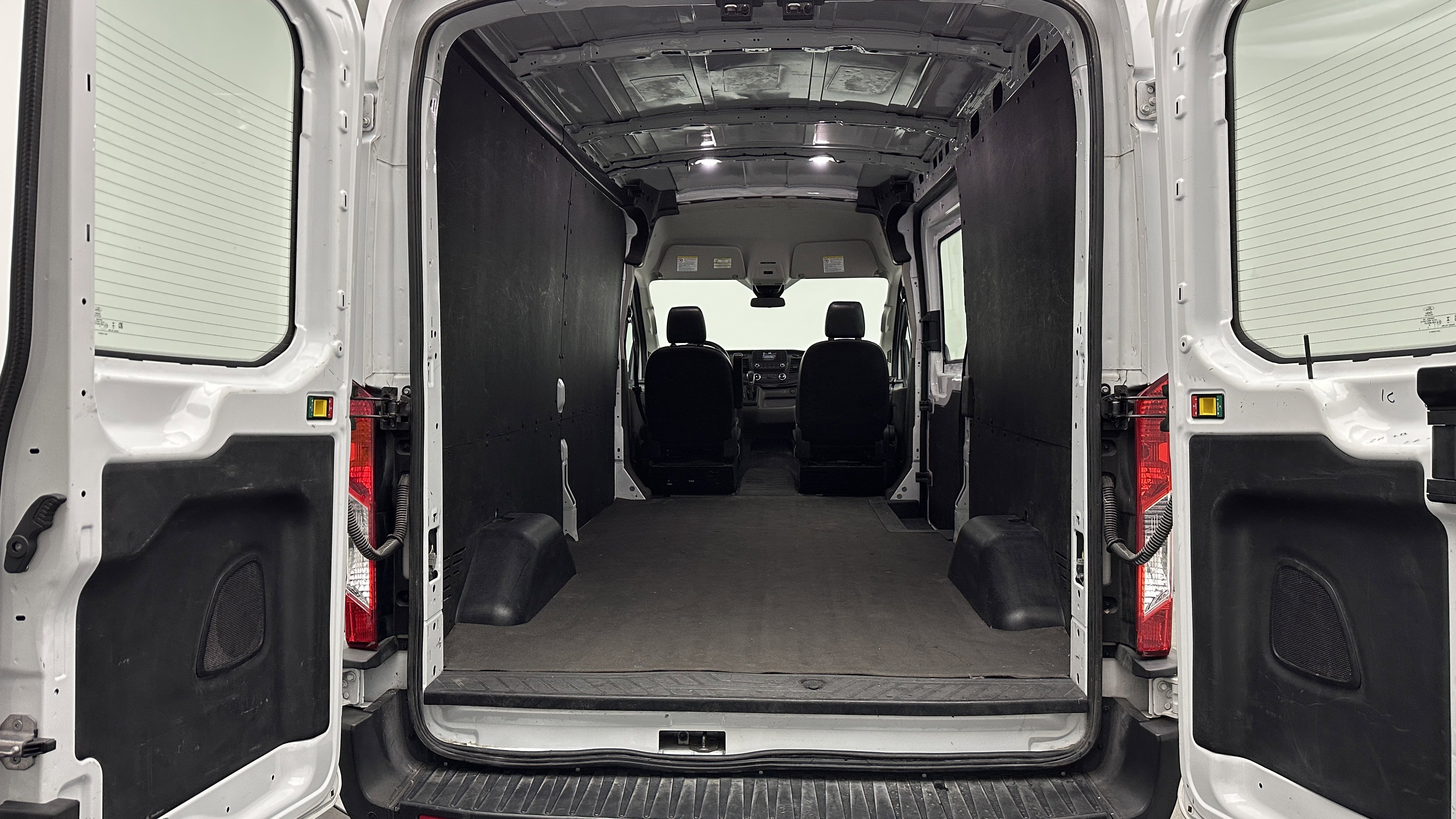 Used 2023 Ford Transit 250 Medium Roof w/ Load Area Protection Package RWD image 24