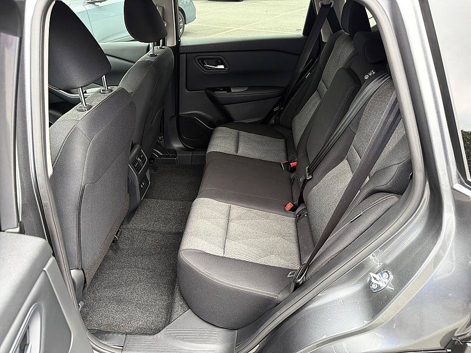 Certified 2026 Nissan Rogue SV FWD image 22