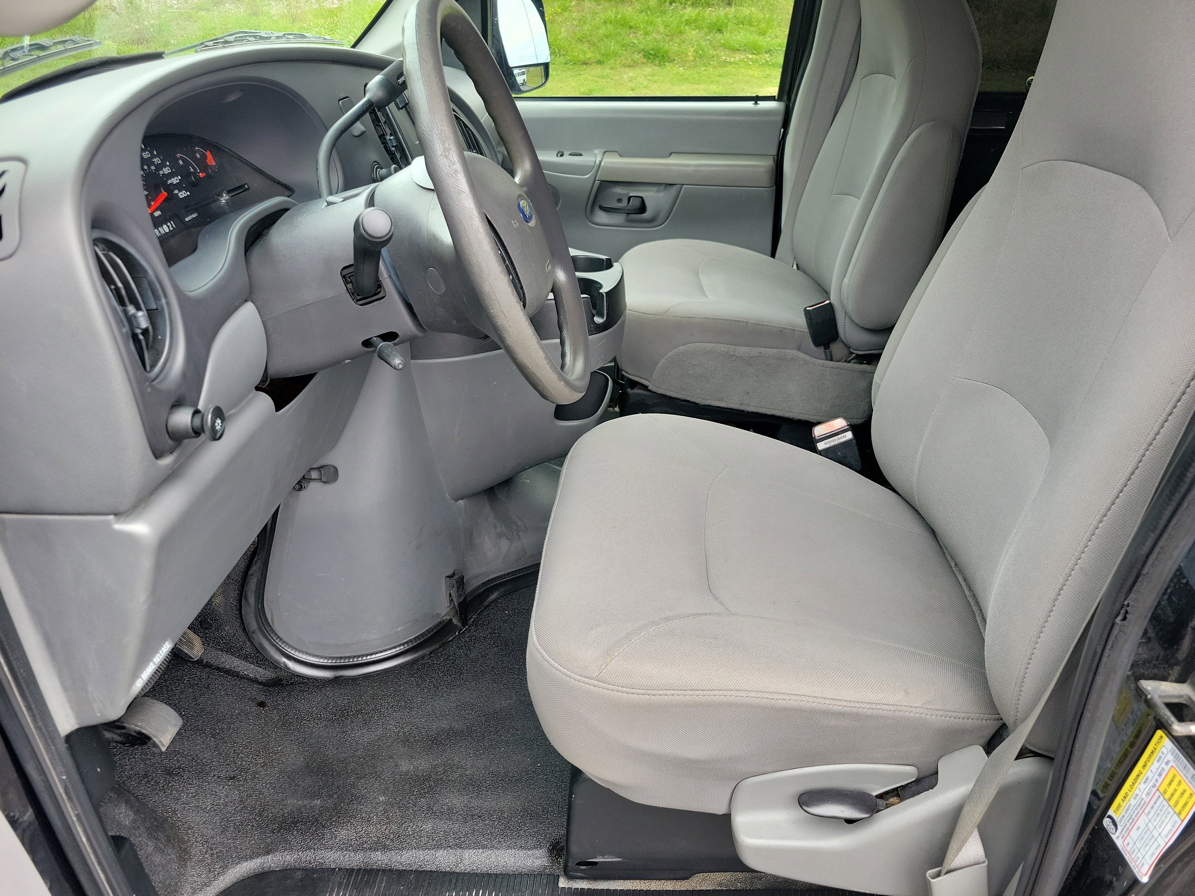 Used 2006 Ford E-350 and Econoline 350 Extended Super Duty RWD image 4