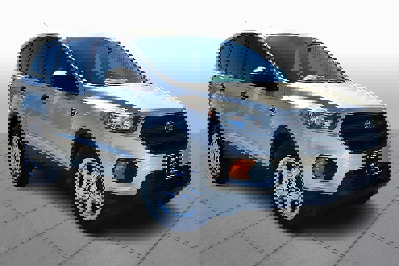 Used 2018 Ford Escape S image 3