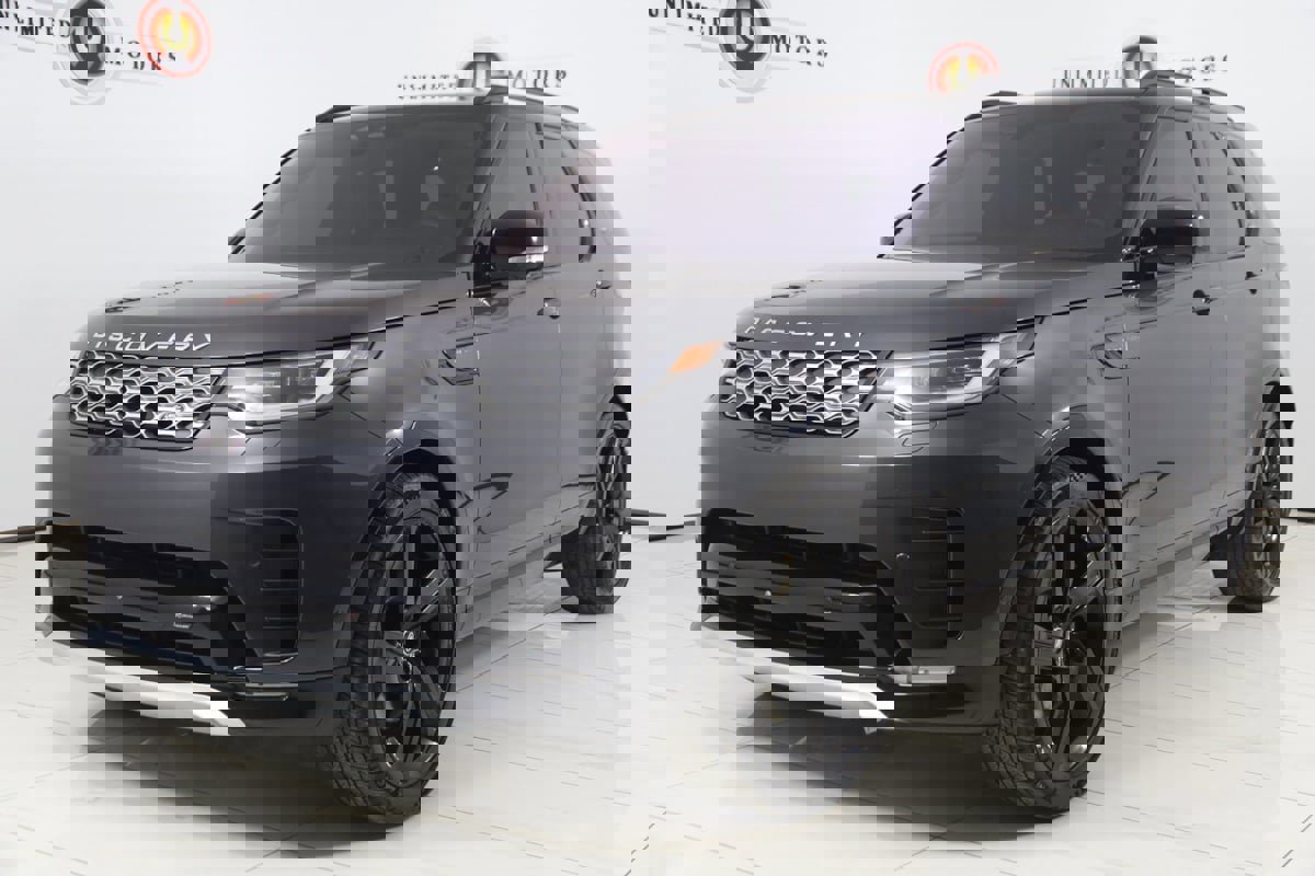 Used 2023 Land Rover Discovery Metropolitan Edition image 5