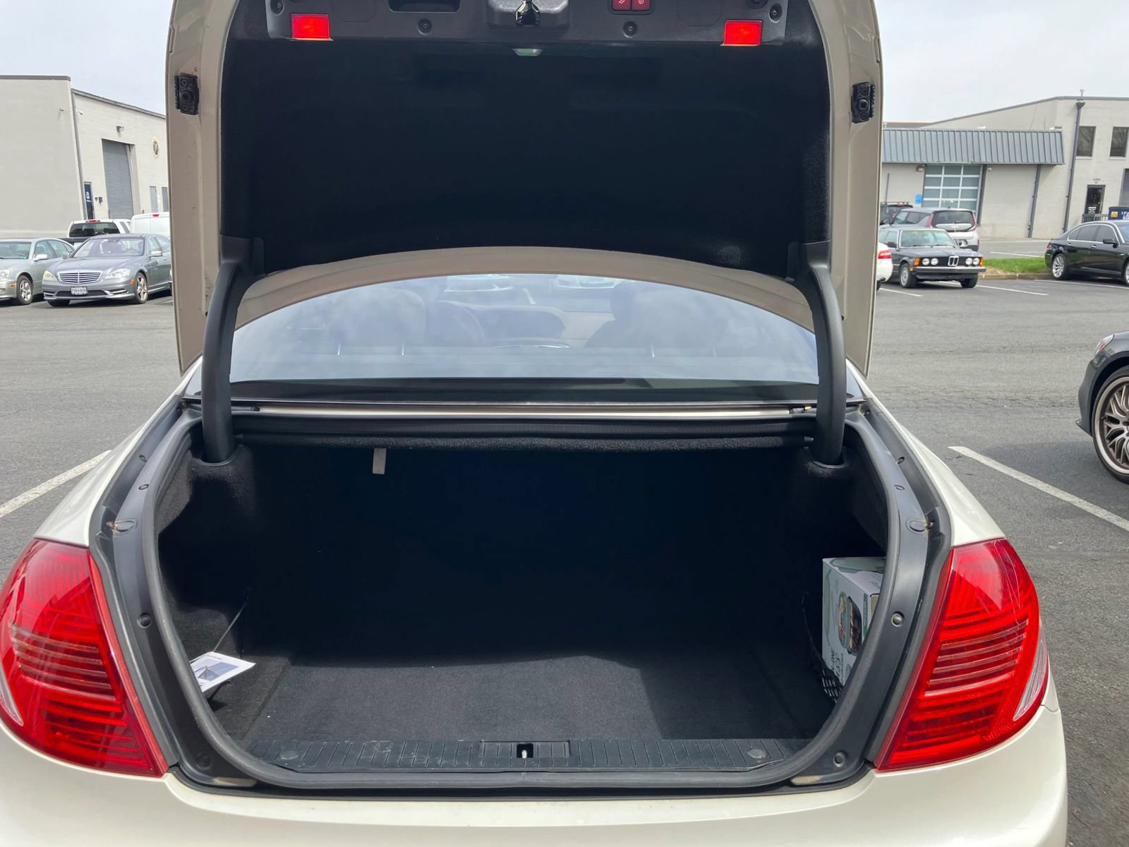 Used 2010 Mercedes-Benz CL 550 4MATIC image 16
