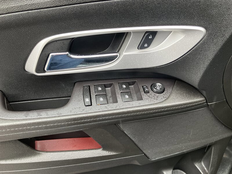 Used 2017 Chevrolet Equinox LT AWD/4WD image 7