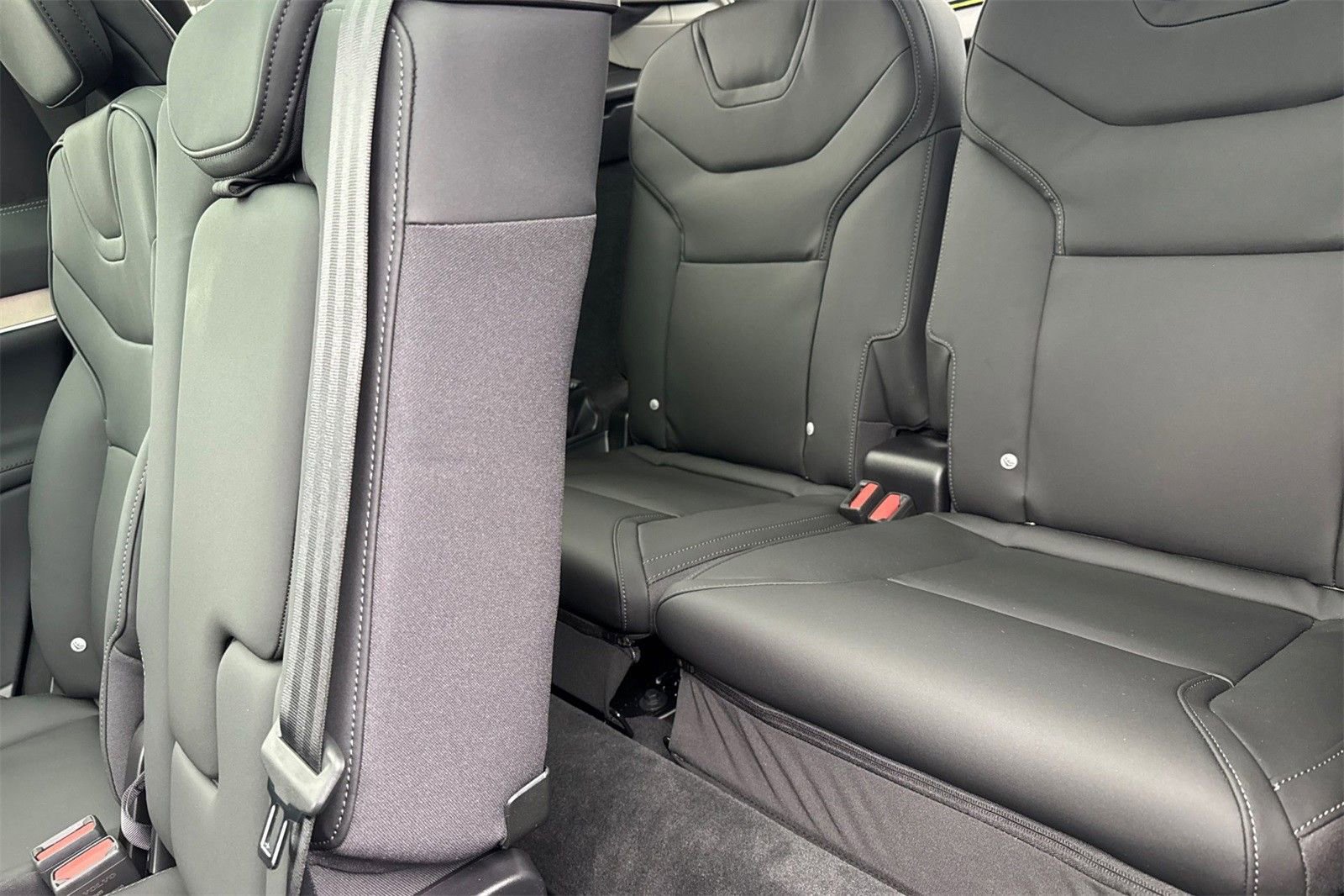 New 2025 Volvo EX90 Plus w/ Protection Package Premier image 14