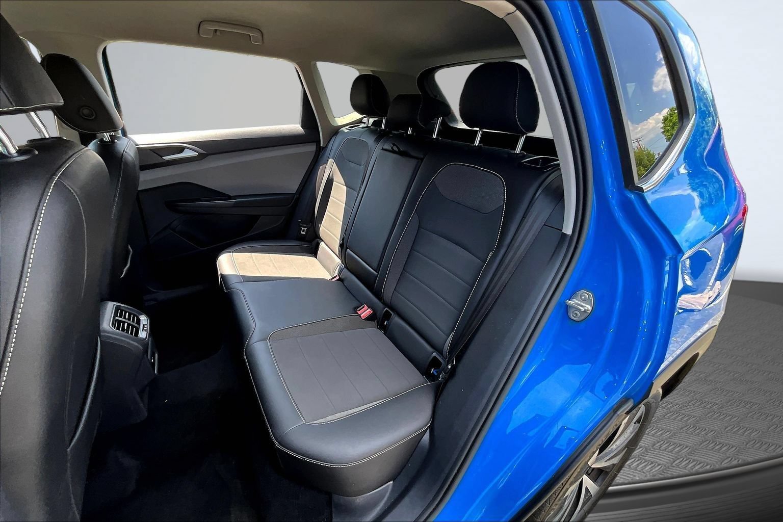 Used 2022 Volkswagen Taos SE AWD/4WD image 24