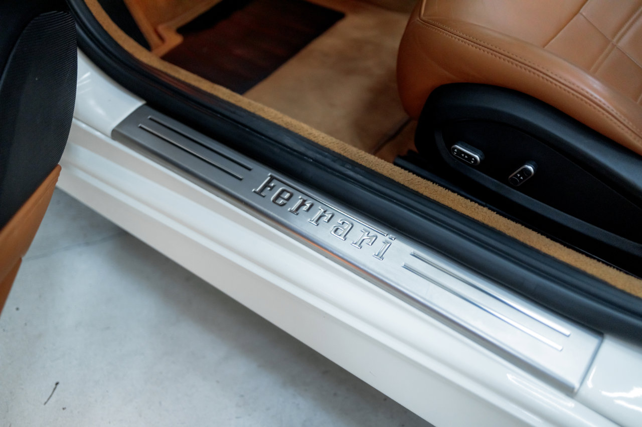 Used 2016 Ferrari California T image 41