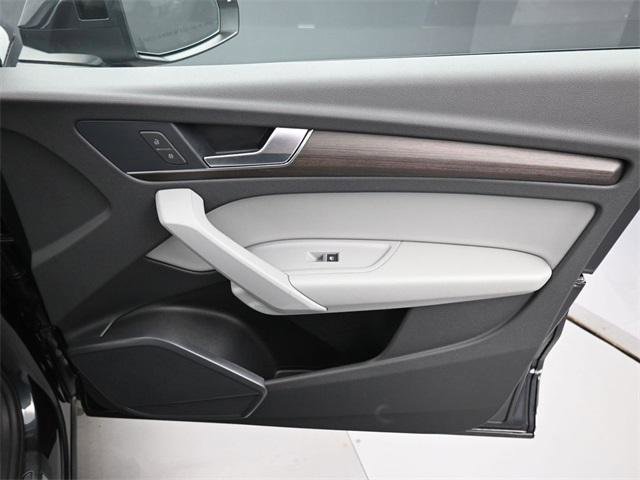 Used 2023 Audi Q5 2.0T Premium w/ Convenience Package image 37