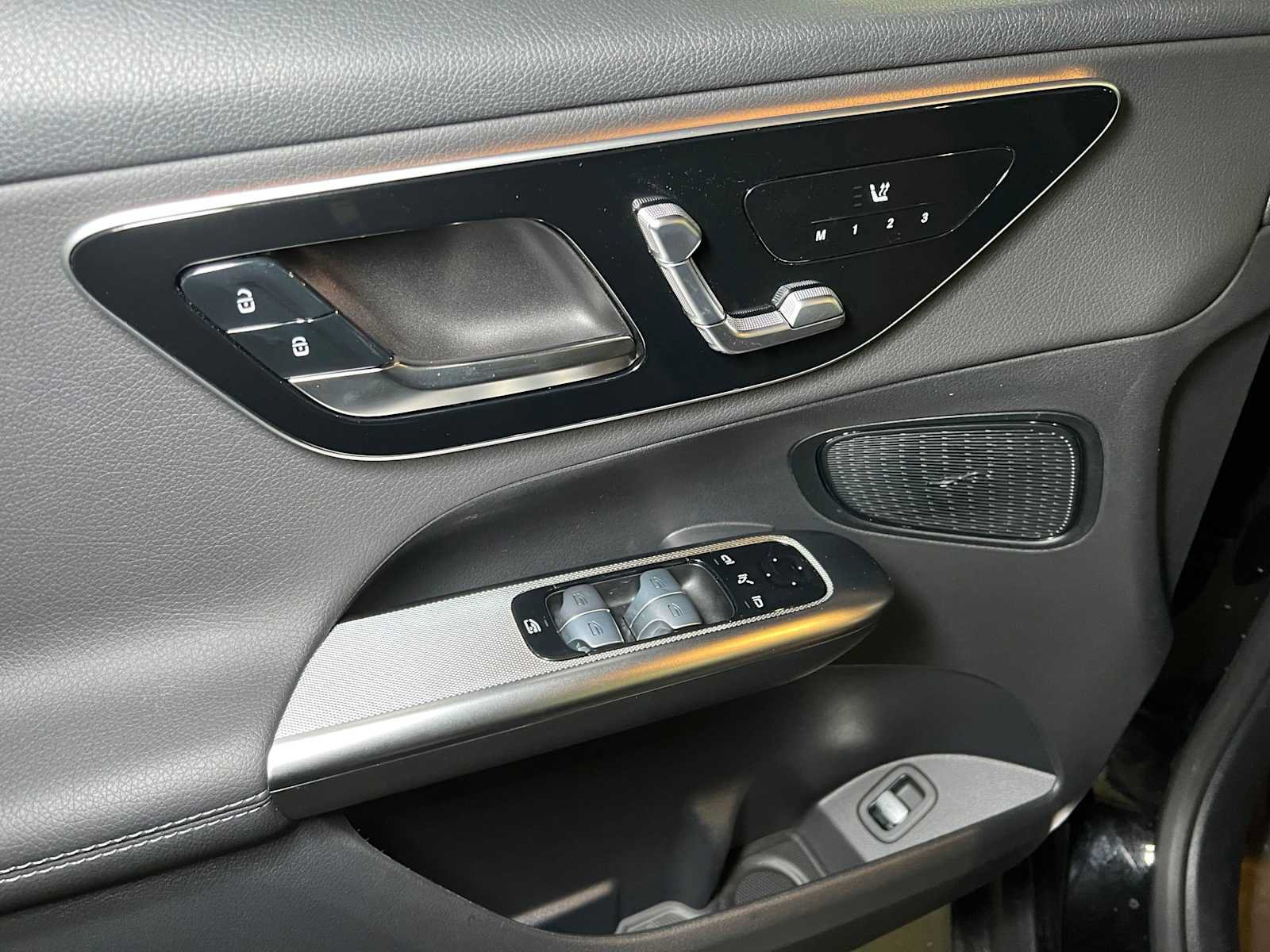 Used 2026 Mercedes-Benz GLC 300 4MATIC image 23