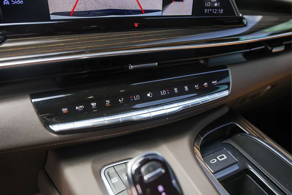 Used 2023 Cadillac Escalade Sport w/ LPO, ONYX Package AWD/4WD image 18