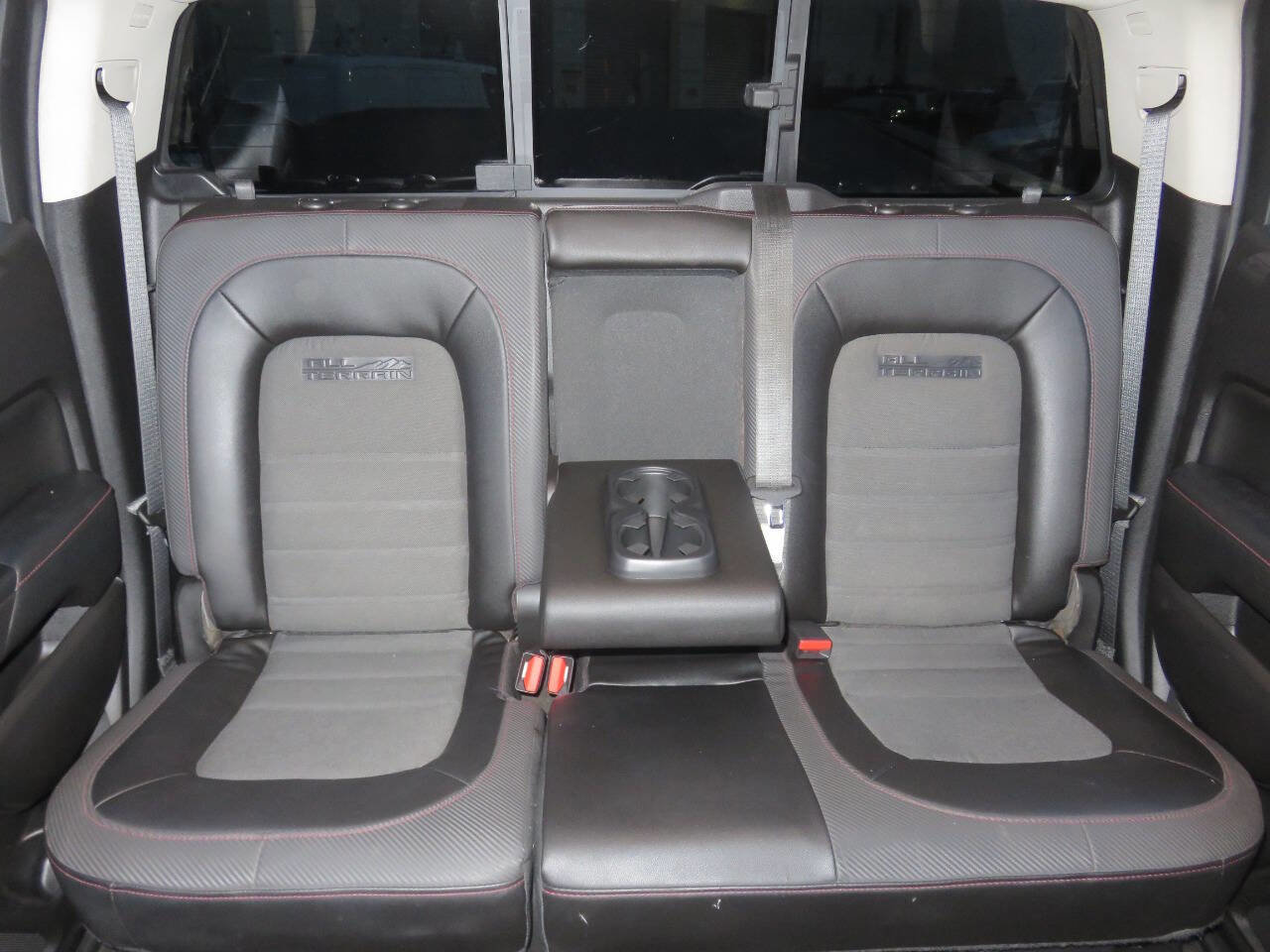 Used 2016 GMC Canyon SLE w/ All Terrain Package AWD/4WD image 24