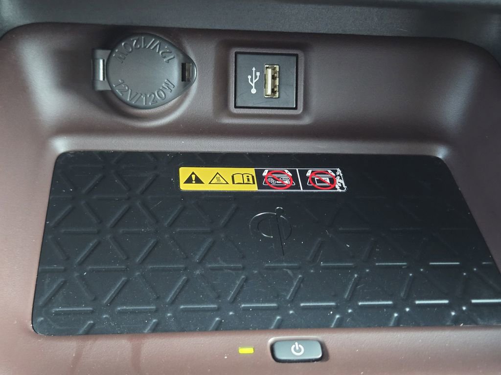 Used 2023 Toyota RAV4 Limited image 27