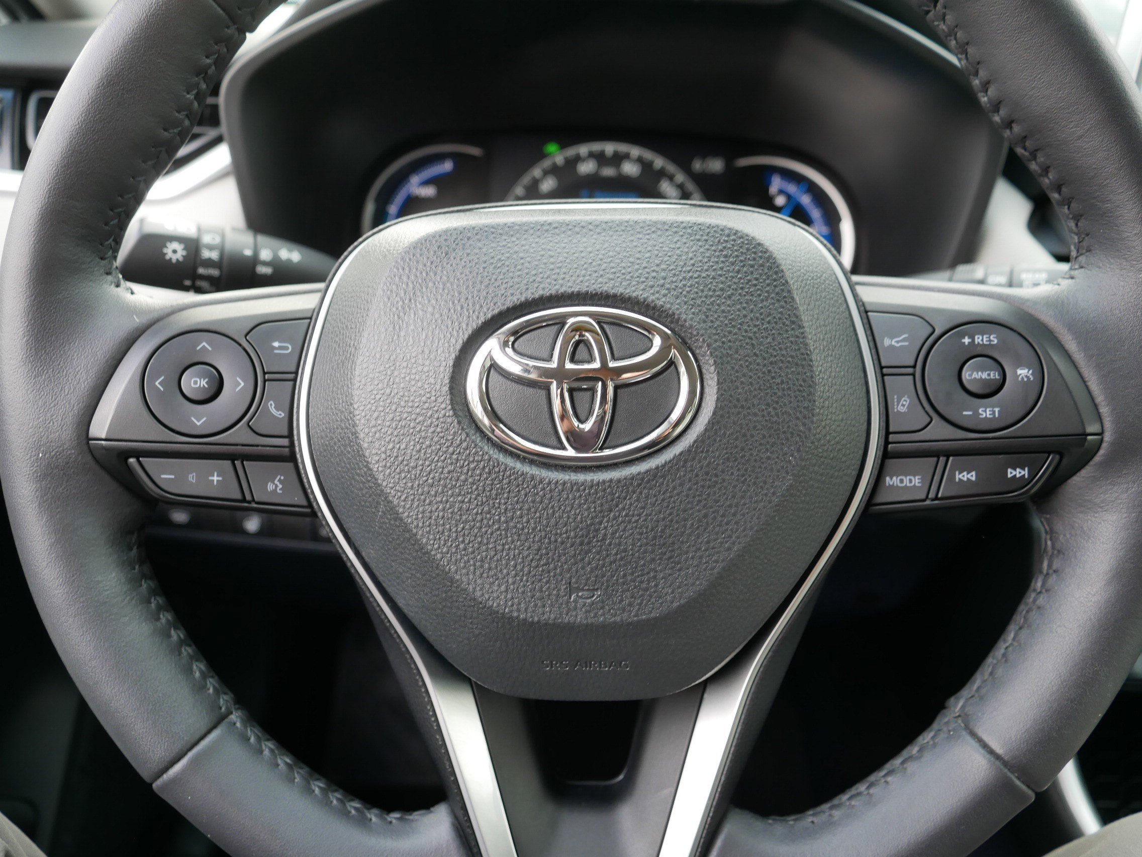 Used 2023 Toyota RAV4 XLE Premium AWD/4WD image 25