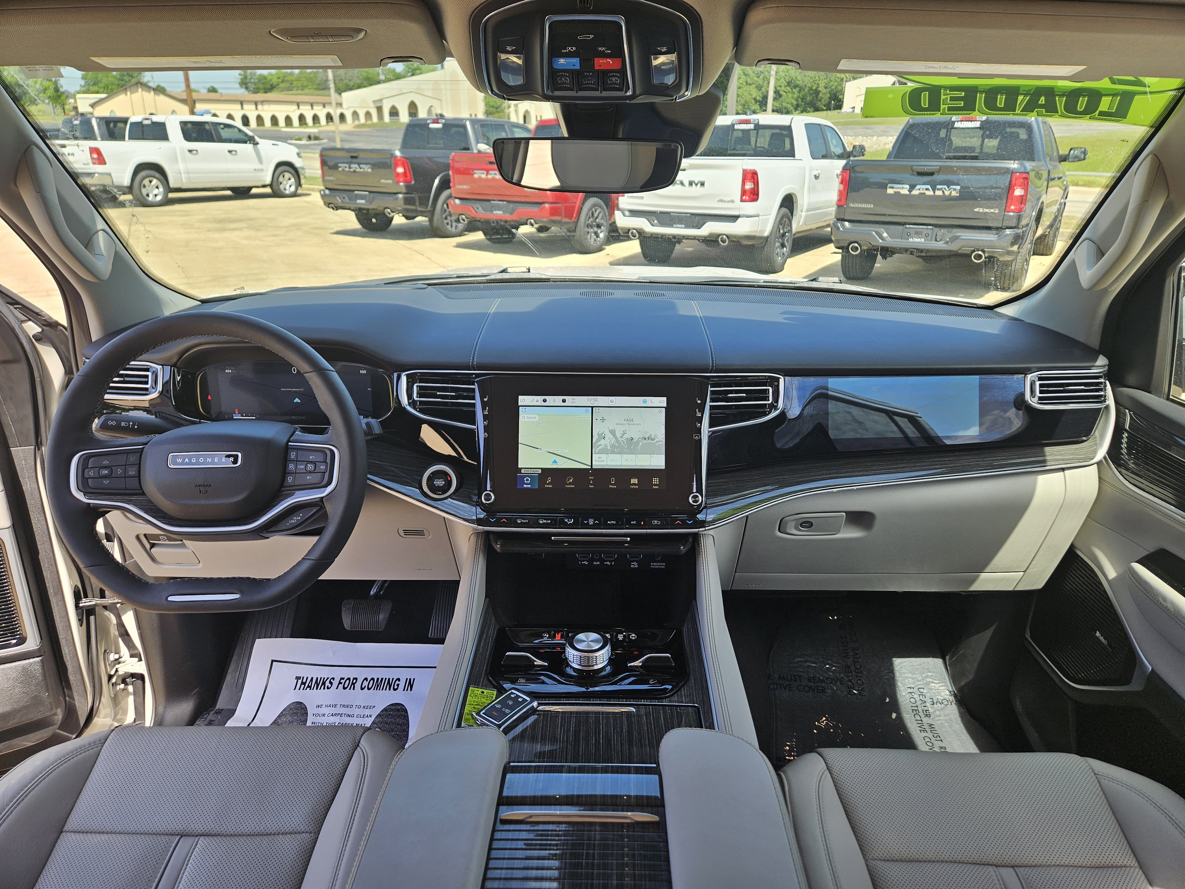 Used 2022 Jeep Wagoneer Series III w/ Premium Group I AWD/4WD image 26