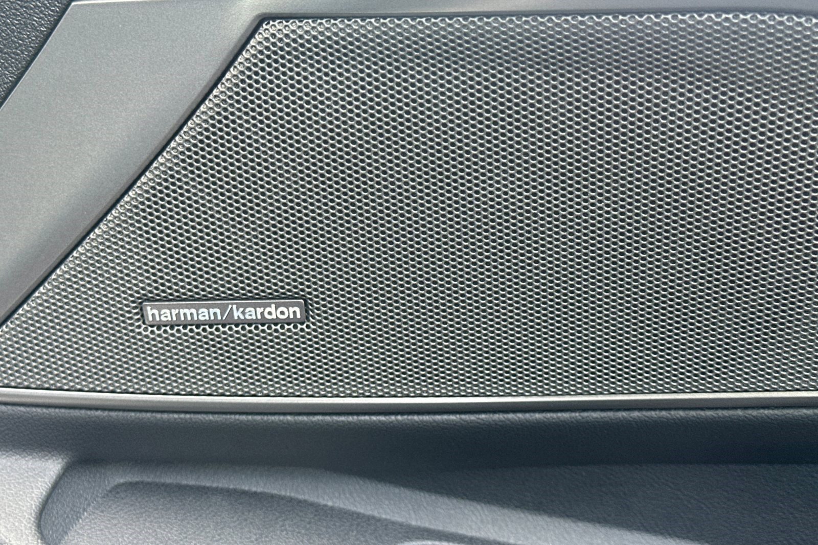 Used 2024 BMW M3 Competition w/ M Carbon Exterior Package image 21