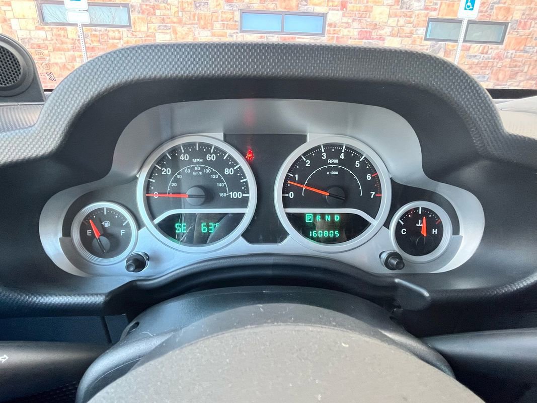 Used 2010 Jeep Wrangler Unlimited Sahara w/ Dual Top Group image 11
