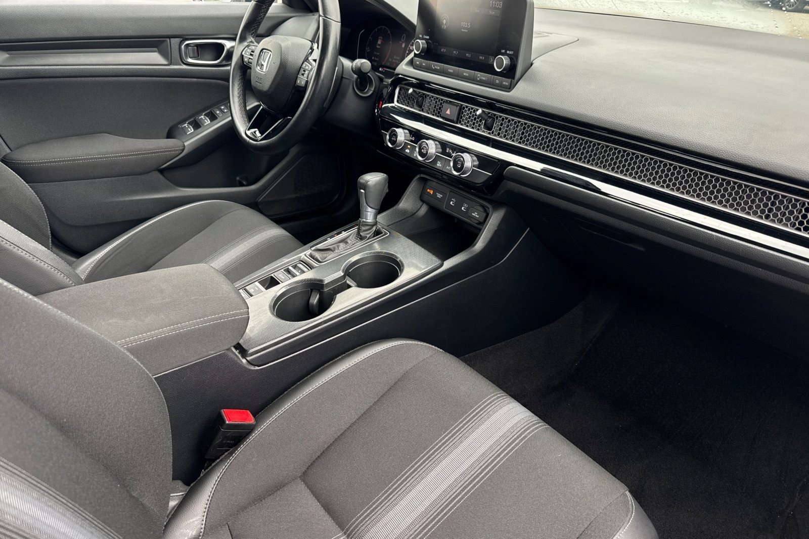 Used 2025 Honda Civic Sport image 32