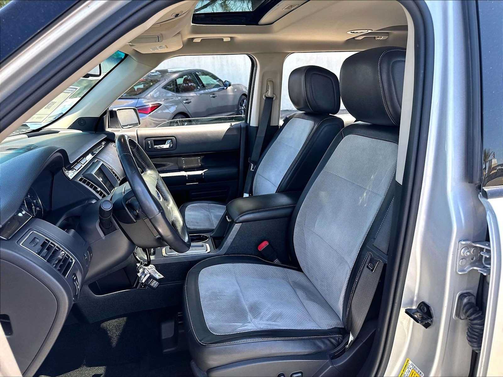 Used 2011 Ford Flex Titanium w/ Trailer Tow Pkg Class III AWD/4WD image 27