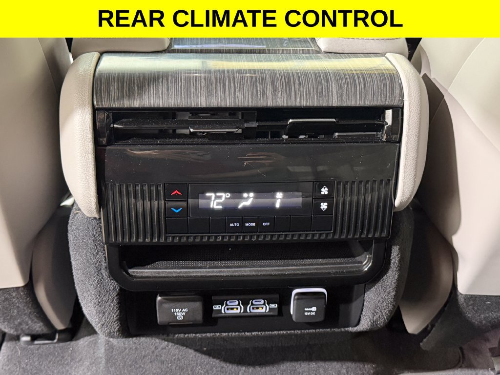 Used 2022 Jeep Wagoneer Series II w/ Rear Seat Video Group 1 AWD/4WD image 9