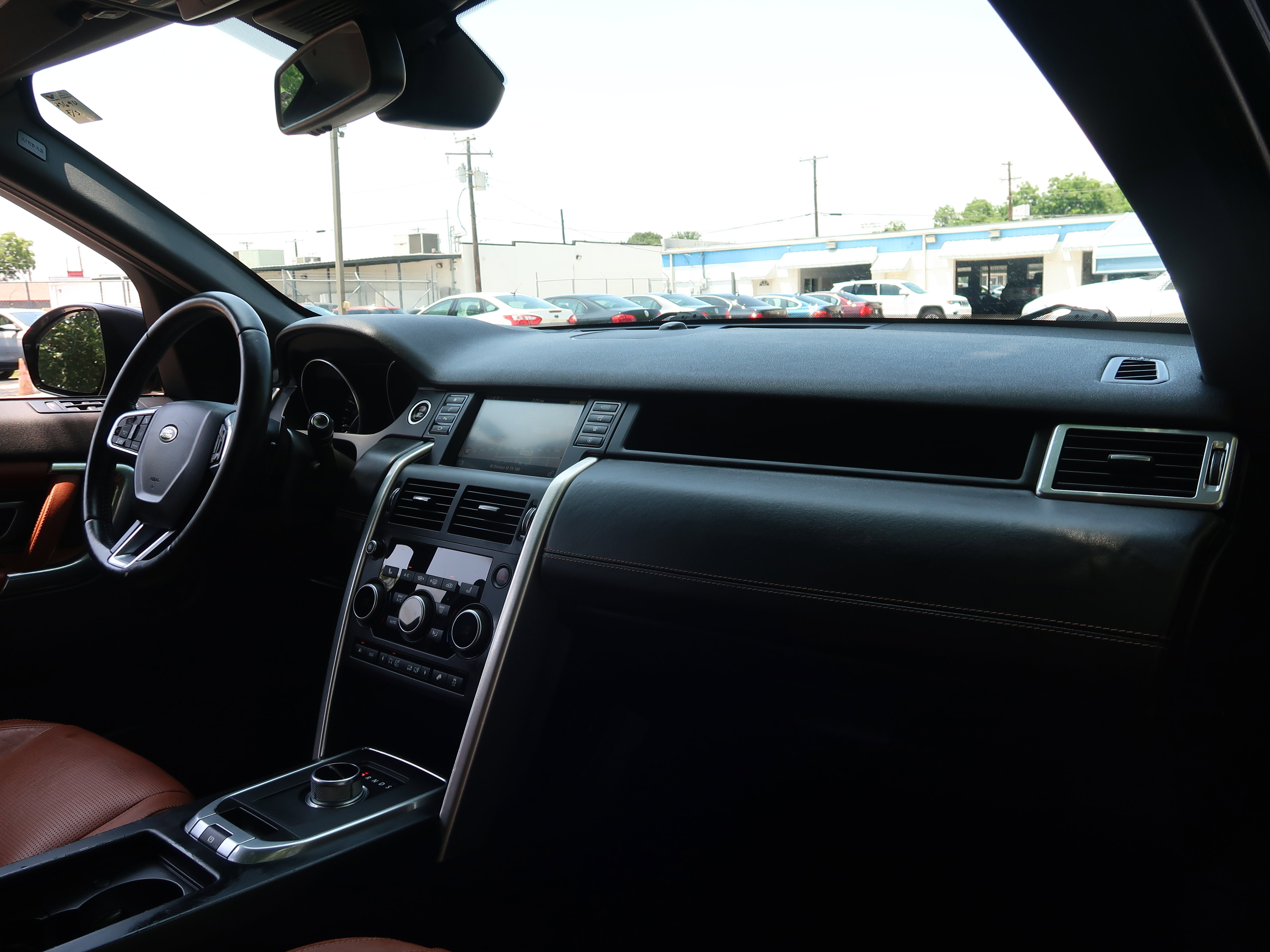 Used 2016 Land Rover Discovery Sport HSE Luxury AWD/4WD image 32
