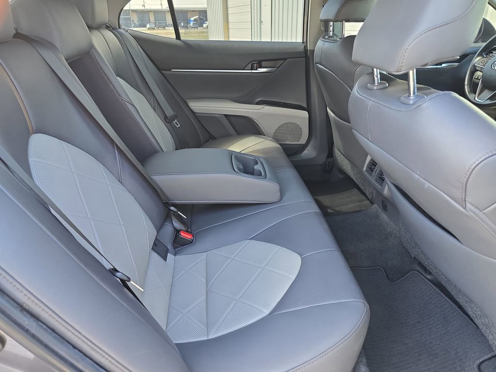 Used 2019 Toyota Camry XLE w/ Navigation Package image 32