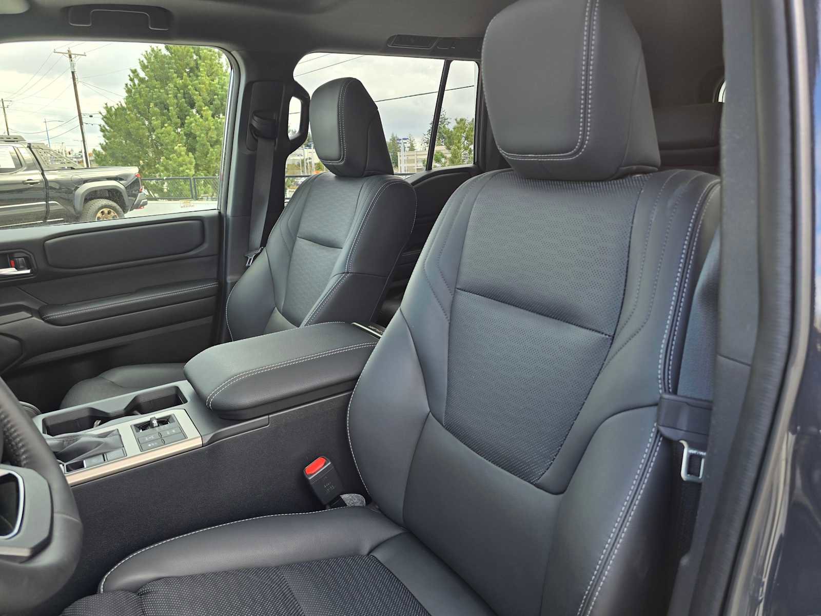 Used 2025 Toyota Land Cruiser image 21